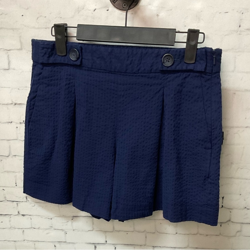 Banana Republic Womens Seersucker Maritime Blue Stretch Chino Shorts Size 2